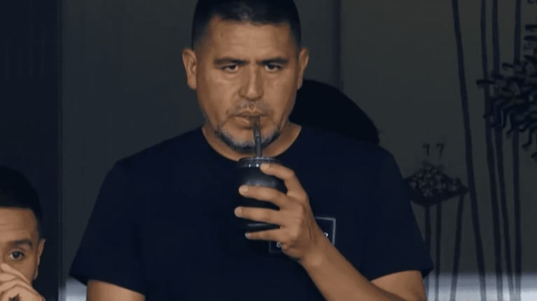 BocaEsPasionOK's tweet photo. Podrán pasar miles de Dt's pero el problema viene por aca.
¡Estan destruyendo a Boca! https://t.co/8cinfsFvxs