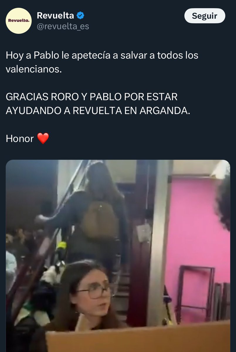 Vosotros sois muy jóvenes para recordarlo, pero esta mañana alguno se ha enfadado mucho porque se ha criticado a Roro por donar en una organización neonazi (Revuelta) y unas horas más tarde esa misma organización neonazi se ha atribuido la autoría de agredir al Pedro Sánchez.