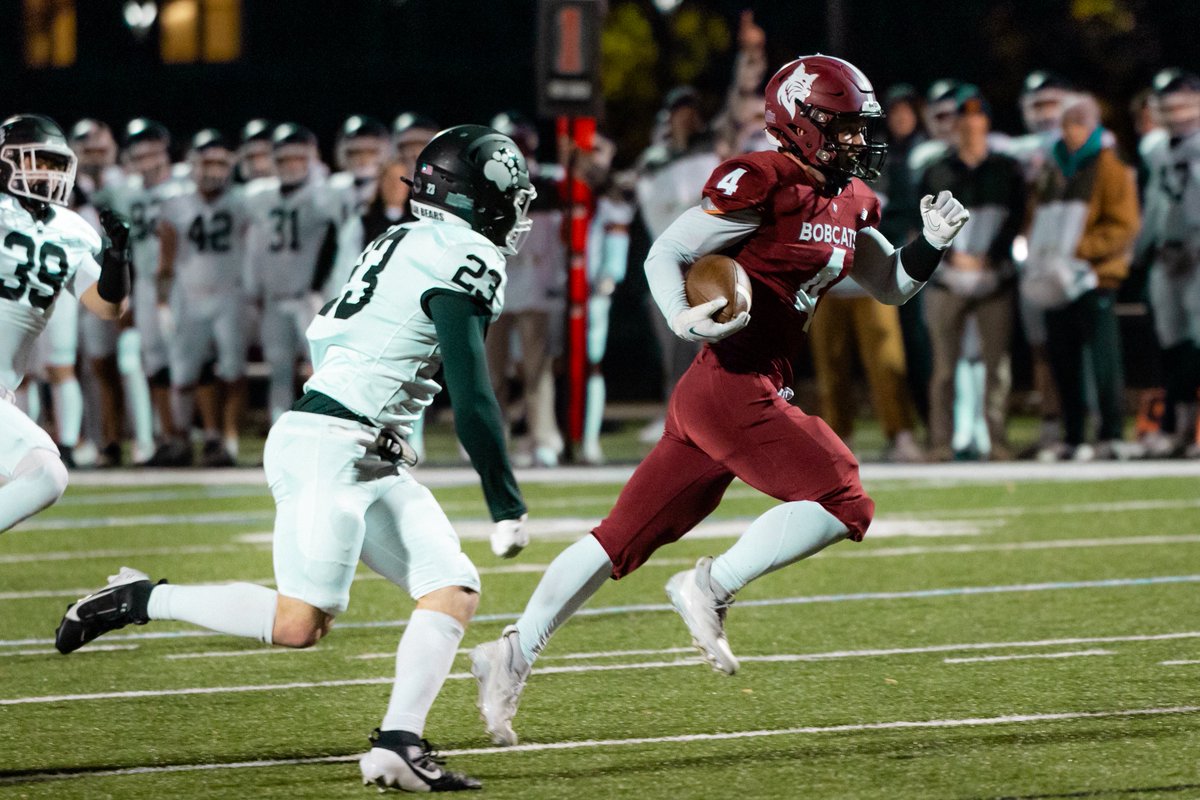 BatesSports (@batessports) on Twitter photo Ryan Lynksey wins Gold Helmet Award from <a href="/NEFballWriters/">New England Football Writers</a>!
gobatesbobcats.com/news/2024/11/3…
#mesports #d3fb #d3football #GoBates <a href="/Sports_SJ/">Sun Journal Sports</a> Ryan Lynksey wins Gold Helmet Award from <a href="/NEFballWriters/">New England Football Writers</a>!
gobatesbobcats.com/news/2024/11/3…
#mesports #d3fb #d3football #GoBates <a href="/Sports_SJ/">Sun Journal Sports</a>