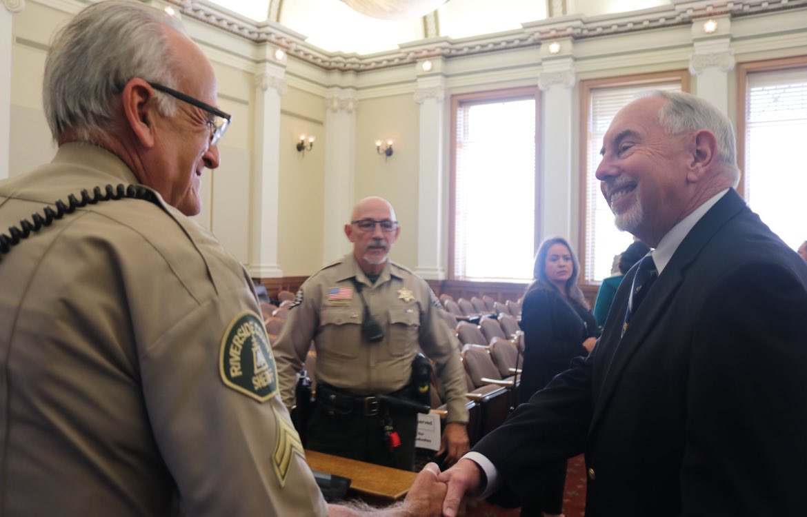 GeneralRoth's tweet image. What an inspiring and moving afternoon at the California Superior Court and @RivCoNow Veterans Court Graduation. This program offers incarcerated Veterans, who have suffered from trauma and other issues from their time in the Armed Forces, treatment and other support.