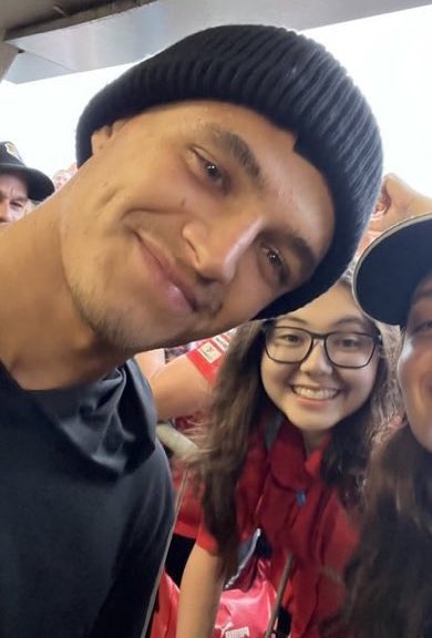 lovinorris's tweet image. this is the only driver who took the time to sign stuff for fans. that should says enough