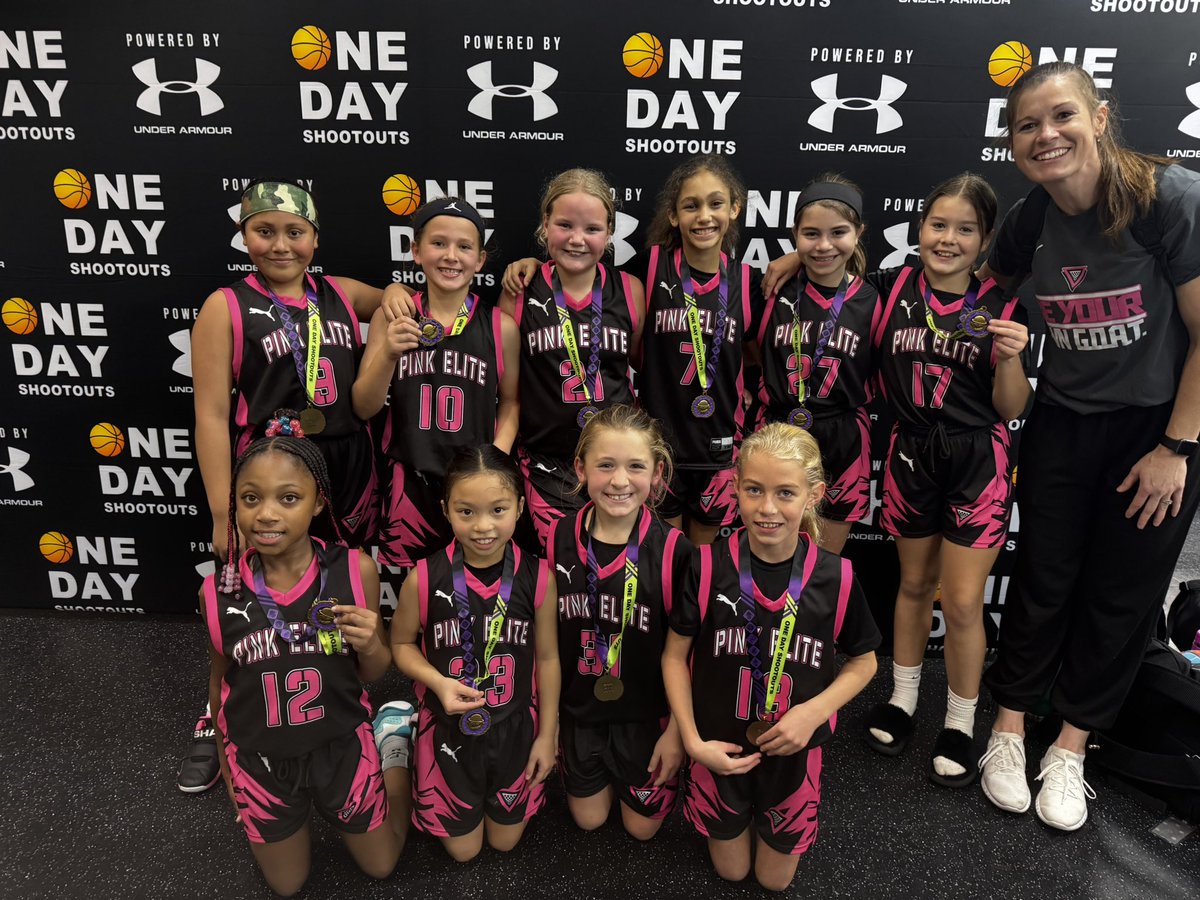 🏆Congrats to PINK ELITE 3/4 POWER, 3/4th Girls Champion at today's Hoop City Tip-off. 👏

➡️NEXT: Veterans Day Shootout on Nov 9-10 in Aurora, Romeoville &amp; Northbrook.
onedayshootouts.com