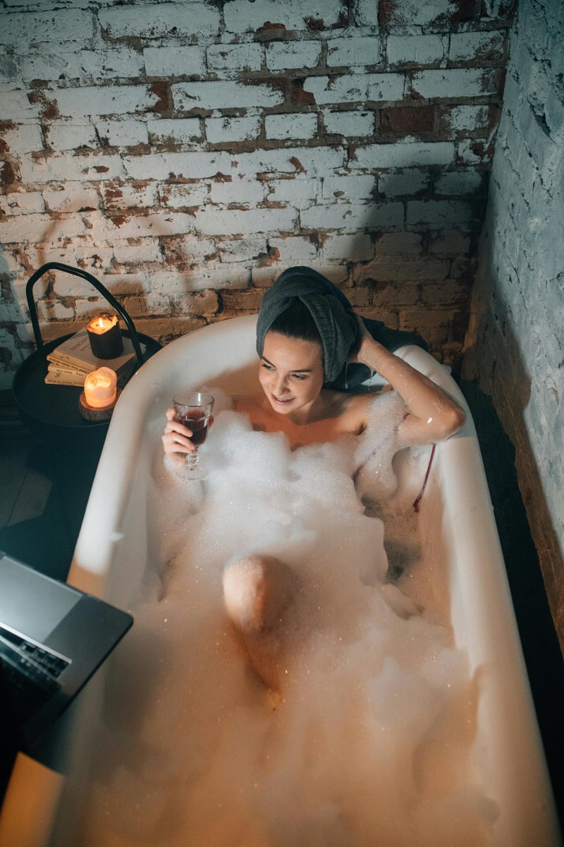 luxeandsoothe's tweet image. Unwind with a relaxing home spa! Candles, soothing music, and self-care treatments make it easy to recharge in comfort. Enjoy spa vibes at home!

luxeandsoothespa.com

#HomeSpa #UnwindAtHome #RelaxingVibes #CandlesAndCalm #SoothingMusic #SelfCareTime #RechargeInComfort