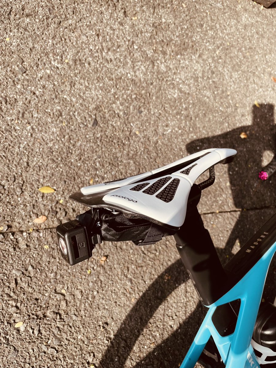 imasan630's tweet photo. 新サドル・新ポジションお試しライド。
前乗りも違和感ないし、買ってから使えてなかったサドルバッグも付けられて良し。
#prologo #scratchm5 #cpc
#morimono #TPUNanoBag https://t.co/mKvqA3Fzxb