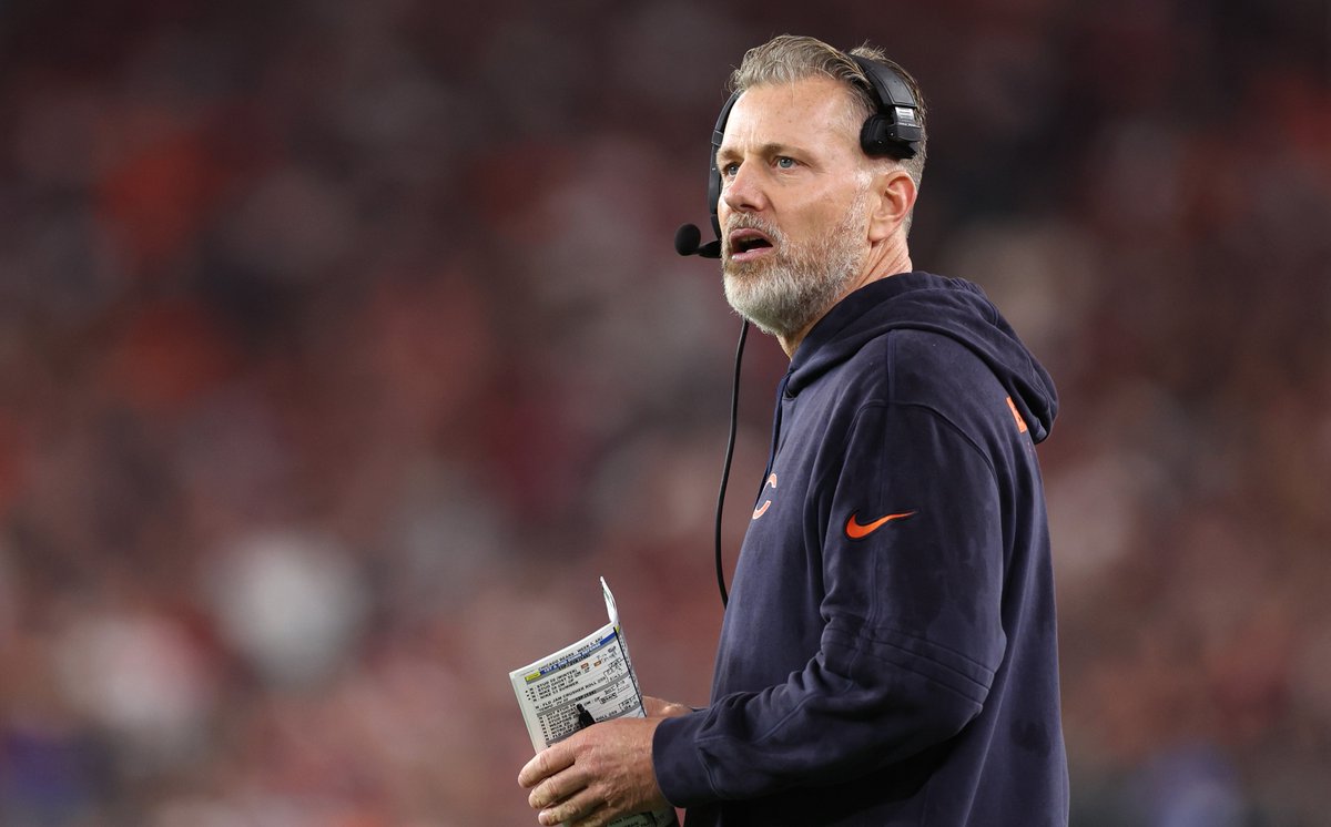 thescorechicago's tweet image. Another Bears flop confirms a coaching crisis, writes @dan_bernstein.

shorturl.at/UXQ6H