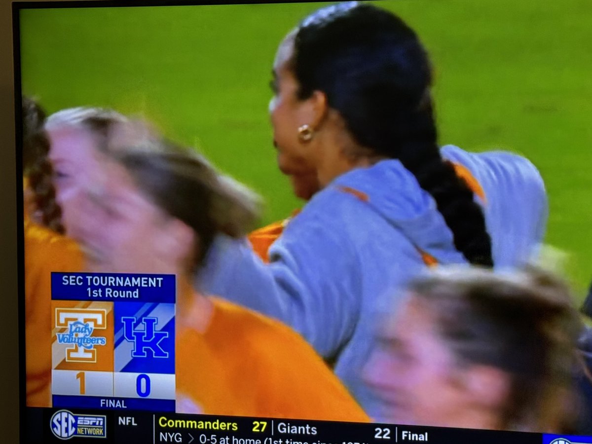 Fryinpan66's tweet photo. Hey Kentucky!
You can’t even beat the Lady Vols in Soccer. @Vol_Soccer @UKAthletics
Wait for Basketball Season. 😂
#govols #rockytop #mildcats https://t.co/kwH42RvF8U