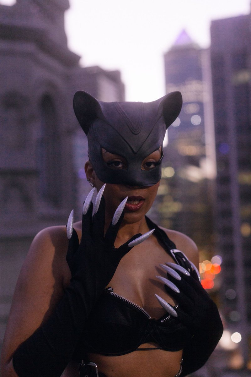 DxDimo's tweet image. catwoman for Halloweekend/Halloween pt. II 🐈‍⬛

tried to do @halleberry proud lol