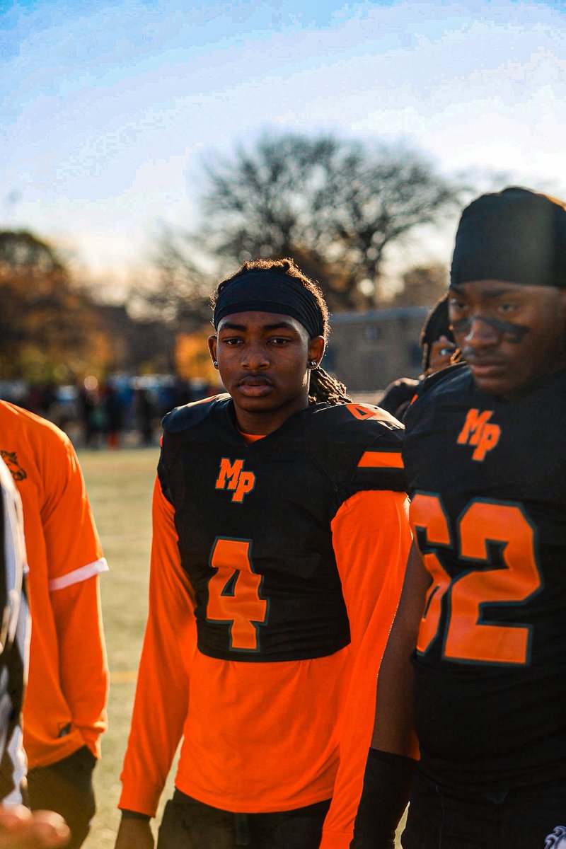 205 yards, 4 TDS in the 1st round of the playoffs. onto next week!

hudl.com/v/2Qdp8f