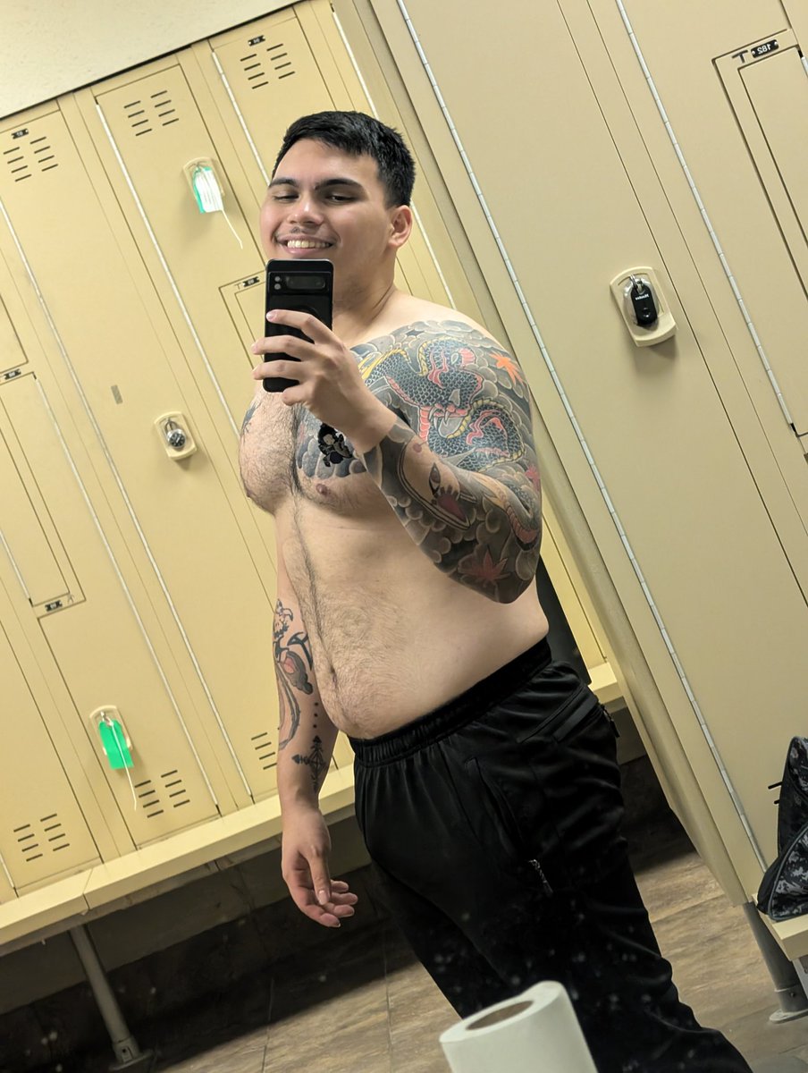 antkulet's tweet photo. #progress #gay  #gymlife https://t.co/qzO77PYdI2