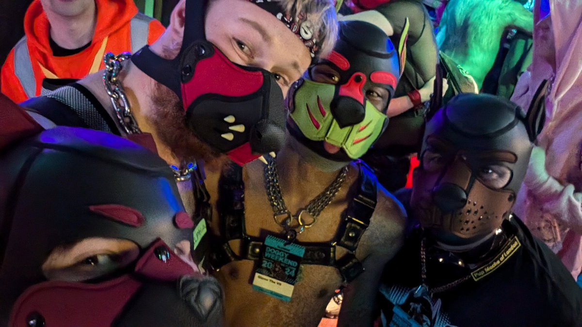 Pup Rogue🐶Gooning 💫 (@rogue_pup) on Twitter photo Excellent end to <a href="/doggyweekend/">DoggyWeekendUK</a> with the Amazing @kittenboyspooky , <a href="/PupMochaLondon/">PupMochaLondon (Handler UK)</a> & <a href="/GizmotheVII/">Gizmo the VII: It's cold ya'll ✨</a> !!! Till next year AWWWROOOOOOOOOOOOO Excellent end to <a href="/doggyweekend/">DoggyWeekendUK</a> with the Amazing @kittenboyspooky , <a href="/PupMochaLondon/">PupMochaLondon (Handler UK)</a> & <a href="/GizmotheVII/">Gizmo the VII: It's cold ya'll ✨</a> !!! Till next year AWWWROOOOOOOOOOOOO