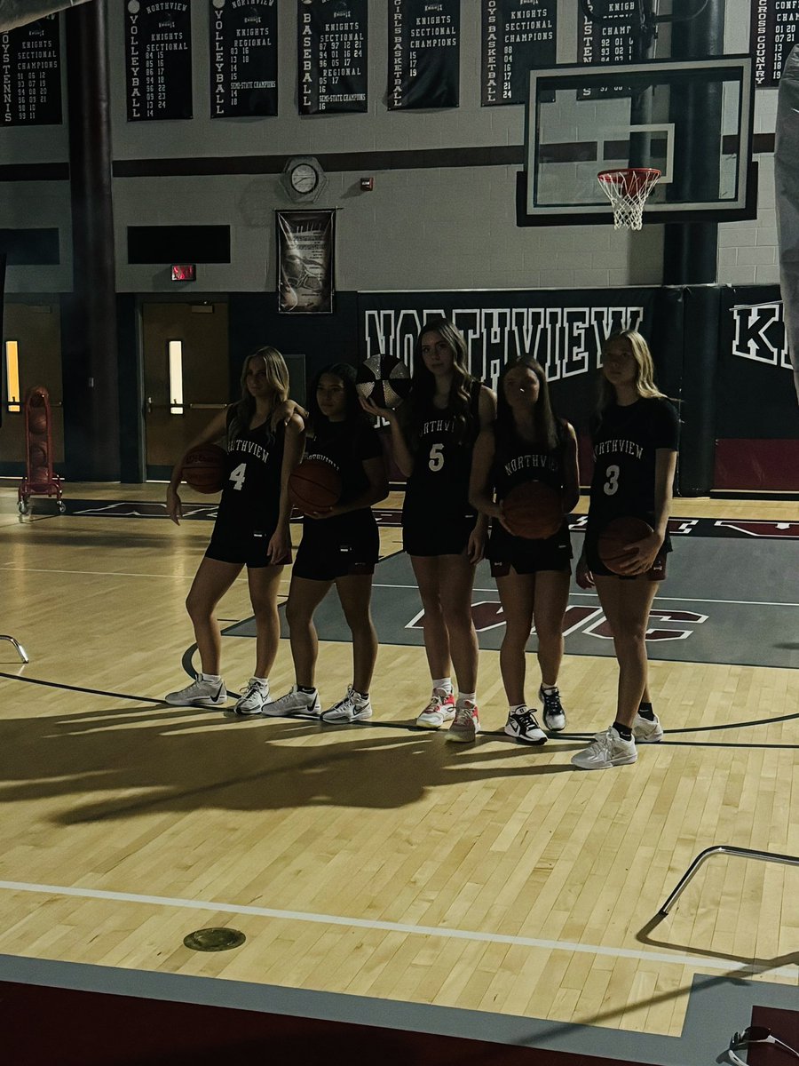 CoachKeyes43's tweet photo. Lady Knights Media Day- behind the scenes. Fun Day! 🏀🏀🏀🏀
#LadyKnightsBasketball https://t.co/mlUcZRg67X