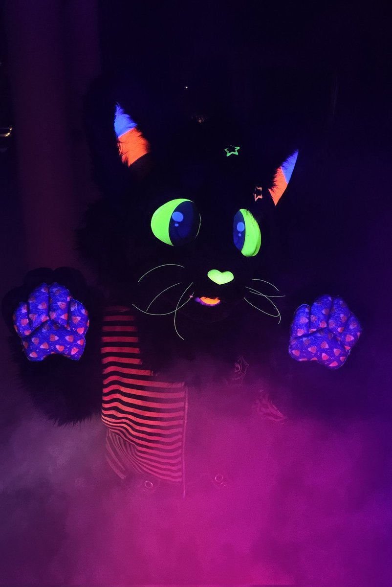 !!  New starting bid: $1800  !!!
Reminder: Bidding ends tomorrow! :3