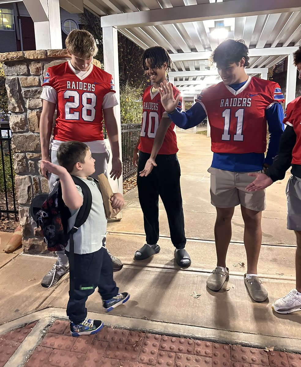 Laryn Nelson (@larynbnelson) on Twitter photo Big shout out to the <a href="/RICSAthletics/">Riverwood Athletics</a> Football players who came out to carpool to welcome our students. What a Raiderrific way to start their day. Thanks <a href="/RiverwoodICS/">Riverwood ICS</a> <a href="/ricsprincipal/">Kindra Smith, Ed. D.</a> for supporting <a href="/LFLions/">LF Lions</a> #OneRiverwood Big shout out to the <a href="/RICSAthletics/">Riverwood Athletics</a> Football players who came out to carpool to welcome our students. What a Raiderrific way to start their day. Thanks <a href="/RiverwoodICS/">Riverwood ICS</a> <a href="/ricsprincipal/">Kindra Smith, Ed. D.</a> for supporting <a href="/LFLions/">LF Lions</a> #OneRiverwood