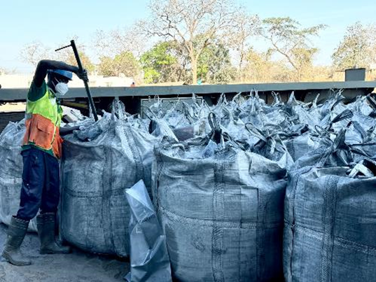 Mike Elliott (@mikeonmining) on Twitter photo Sampling of each bag of #graphite product is demonstrating that improvements to the set up of the Rotex screens has increased screening efficiency at #LindiJumbo. Much fewer bags are having to be sold as "unsorted" product.
<a href="/WalkaboutRes/">Walkabout Resources</a> Sampling of each bag of #graphite product is demonstrating that improvements to the set up of the Rotex screens has increased screening efficiency at #LindiJumbo. Much fewer bags are having to be sold as "unsorted" product.
<a href="/WalkaboutRes/">Walkabout Resources</a>
