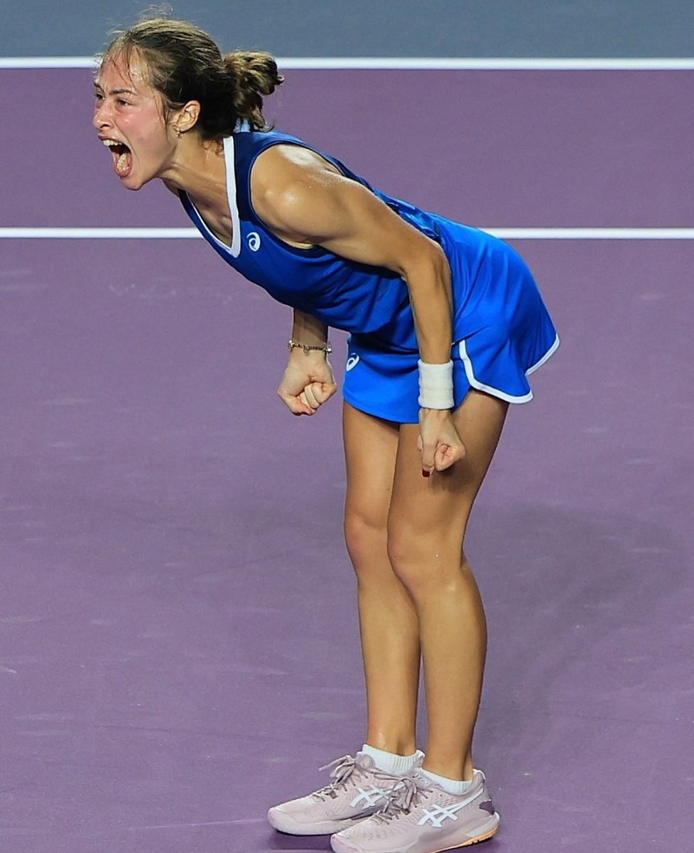 ZEYNEP SÖNMEZ WTA ŞAMPİYONU 💪🏻🇹🇷❤️

Finalde Ann Li'yi 6-2, 6-1 ile geçen Zeynep Sönmez Wta Merida Open'da şampiyonluğa ulaşıyor #TürkTenisi 

Merhaba top 100 ✔️
Merhaba Wta şampiyonluğu ✔️
GURUR 🇹🇷