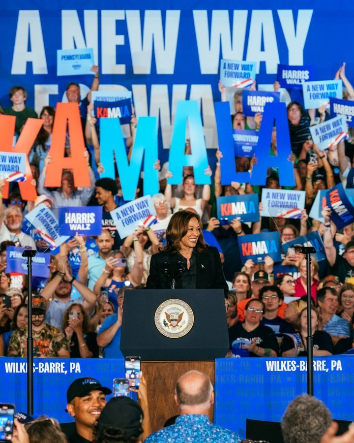 Ink8Judy's tweet image. HARRIS  / WALZ  - 2024.