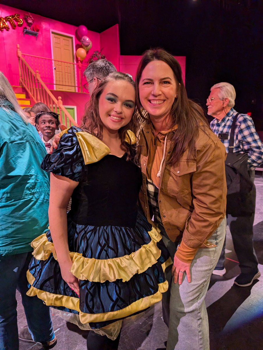 Multiple NHS members starred in the fall play at OSH! Molly Sabin and VP Morgan Saverinske were hilarious in Neil Simon's Rumors (the Barbie Dreamhouse version) 🎭 @oshorioles