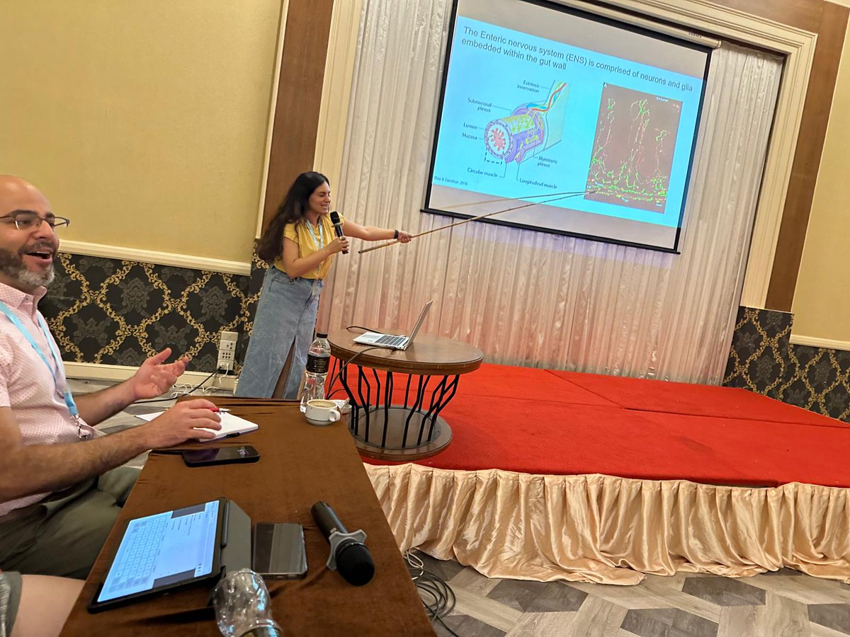 What do you do when you don't have a laser pointer❓️❓️❓️ No worries, we have plenty of brillant and resourceful young scientists at #LBBB2024 😃 Old school pointer never fails ✔️✔️