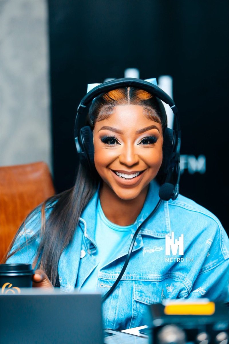 KhutsoTheledi's tweet photo. As we step into this new week, may you be blessed with unstoppable courage, confidence, and the fierce self-belief to pursue your dreams relentlessly. 

Remember, the same God who inspired your vision will also guide you to the resources, the right opportunities, and the perfect clients to help it flourish. 

So keep your head up and your heart full; refuse to disappoint yourself because you’ve put in too much work to stop now.

Let’s make this day count. #AHIFAMBENI and Join me as we #BreakAwayWithKhutsoTheledi, 9 to 12 on @METROFMSA! Happy Monday 🩵