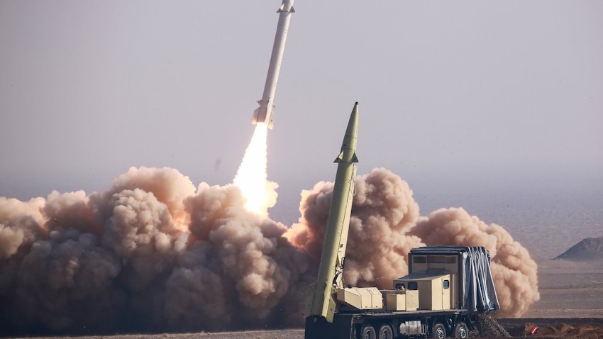 Currentreport1's tweet photo. ⚡️BREAKING:

Iran has informed regional countries that it intends to carry out a strong and complex attack against Israel, involving more powerful warheads and various other weapons – WSJ.

It is now confirmed that Iran's retaliation against Israel will be more deadly than operation True Promise 2.