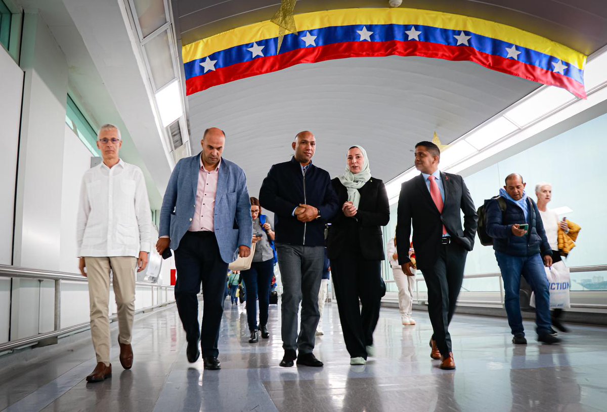 #Foto || La Delegación de Argelia, llega a suelo venezolano para participar en el Foro Mundial Parlamentario Antifascista