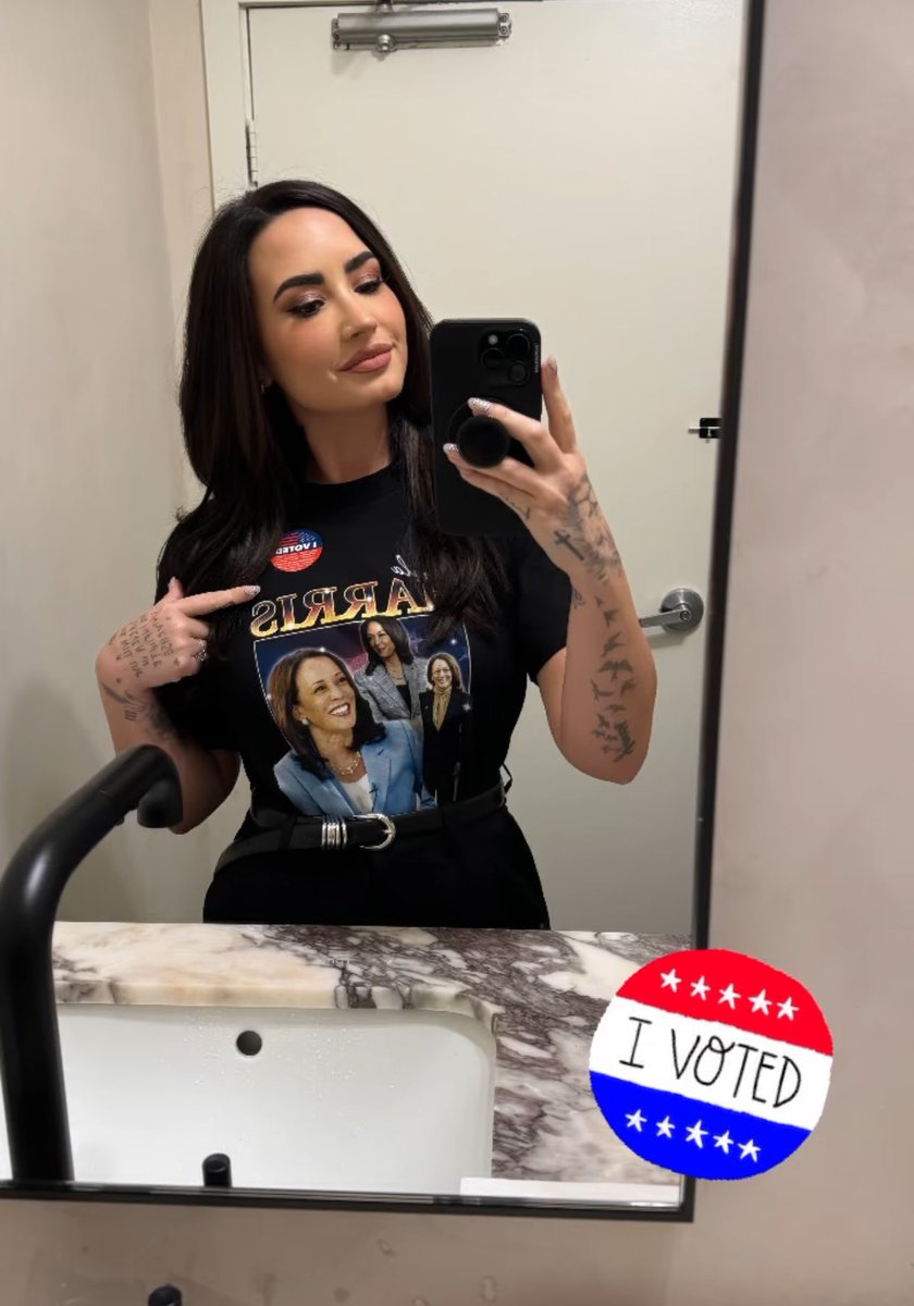PopCrave's tweet photo. Demi Lovato reveals she has voted for Kamala Harris. https://t.co/FZUsf6YRQc