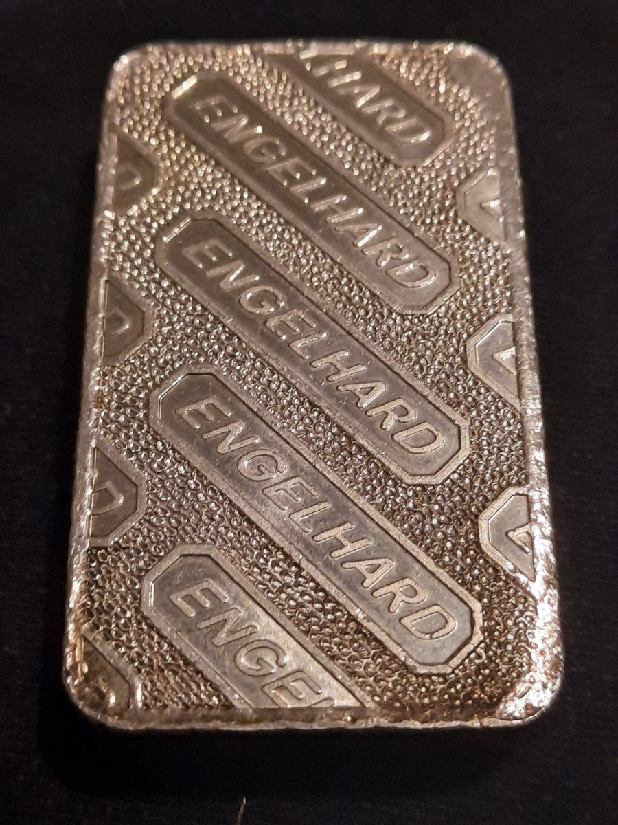 ZenNerdNitro's tweet photo. Another Engelhard C-Series 10 oz silver chunk bar now available. ⛏️
✨️https://t.co/fw1MSGcY6a ✨️
#GetChunky #Vintage #Silver https://t.co/gUJHgtdbMi