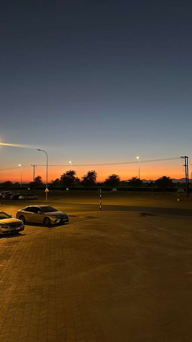 {وَفِي السَّمَاءِ رِزْقُكُمْ وَمَا تُوعَدُونَ}

#صباح_الخير 
#الشروق