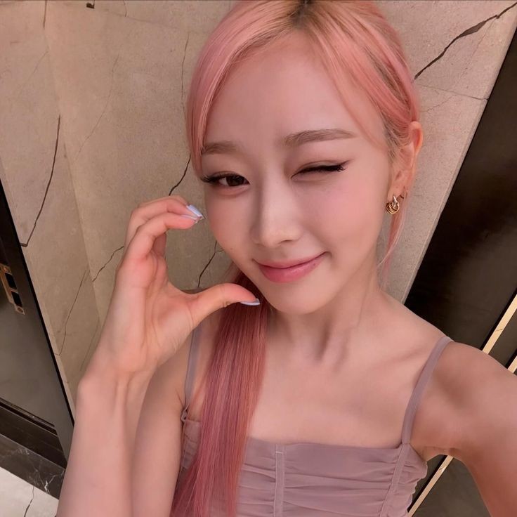 Hello Monday! 🌟 Wishing you all a day filled with opportunities and blessings. Let's make it a great one!