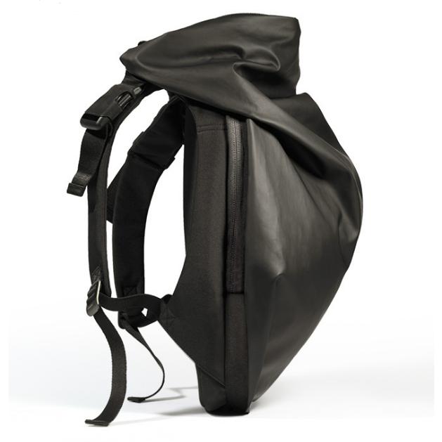 UnicunShop's tweet image. Rainy day got you down? 🌧️ This backpack's built-in hood will keep you dry AND stylish! 😎  Plus, it's anti-theft so your stuff stays safe. Win-win! unicun.com/product/comput… 🎒☔  #backpack #antitheft #waterproof #style