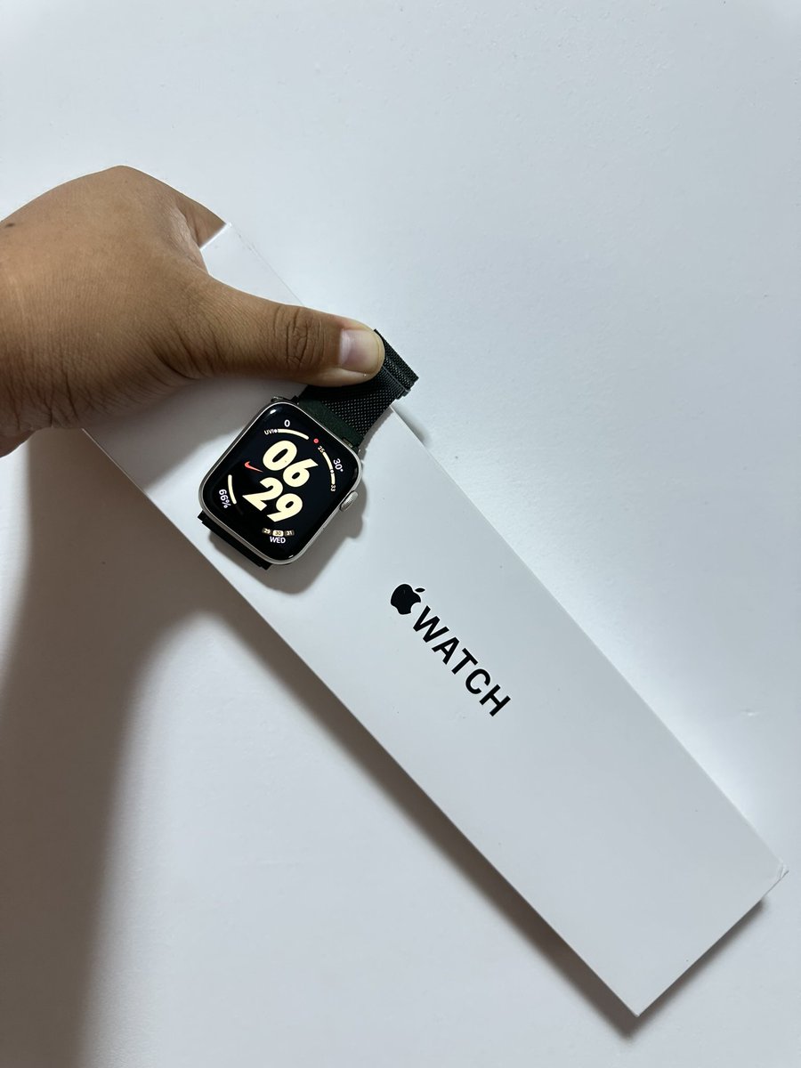 deNASHdeANDRE's tweet photo. Gais aku nak letgo Apple Watch SE (2nd Gen) 45mm + GPS (dpt fullset siap kotak &amp; Cable Charger) - Condition Cemerlang!

Rm 650.00 (No Nego -Cheapest in Town)

Reason Letgo: Nak Upgrade 

Berminat boleh pm
COD Setia Alam 🙌🏻 https://t.co/utc8Hl0lMl