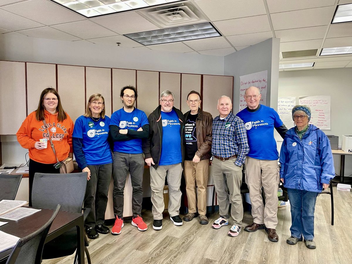 🧵 IT’S OFFICIAL: We’ve completed over 3,000 shifts talking to voters about keeping the DFL trifecta and electing people-centered leaders in our communities. We’ve finished over 400 GOTV shifts in the last four days, and overall, we’ve knocked more than 112,000 doors. (1/2)