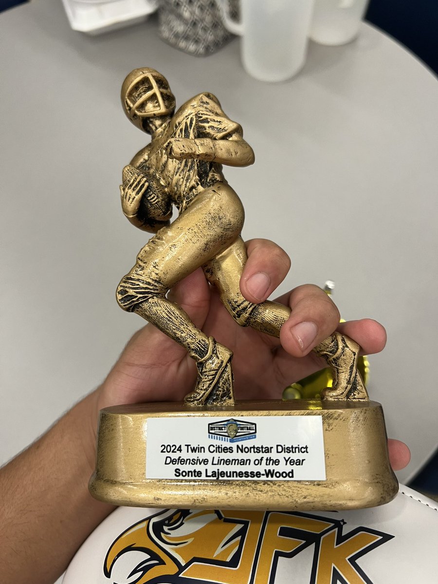 Sonte Lajeunesse tweet media