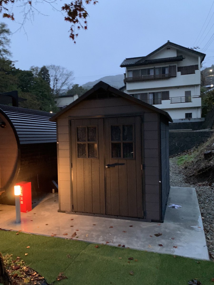 matchabo829's tweet photo. バレルサウナ横に倉庫小屋作りました！ https://t.co/HvZ7ztqVrB