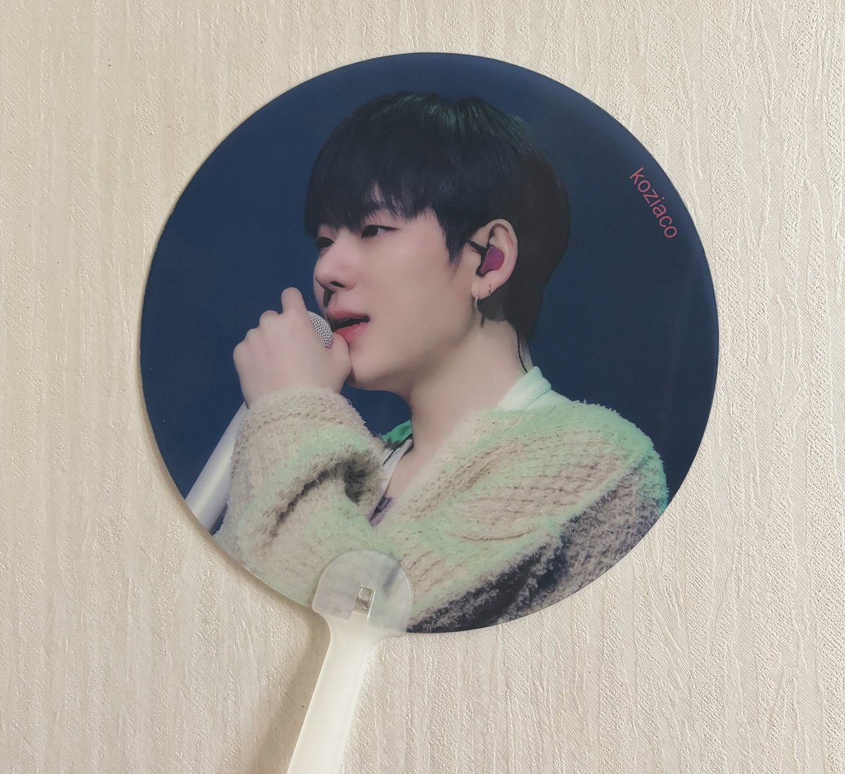 ✨ZICO LIVE: JOIN THE PARADE 나눔✨

6년만의 단독 콘서트를 기념하여
투명부채 하루당 50개, 양일 총 100개를
코몽이들에게 소소하게 나눔할 예정으로
weibo 계정과 동시에 같이 진행합니다❗

😸인증 : #RT
😸시간&amp;장소 : 당일 타래로 공지
😸1인 1개⭕️
😸맞나눔❌

#지코 #ZICO #우지호 #禹智皓