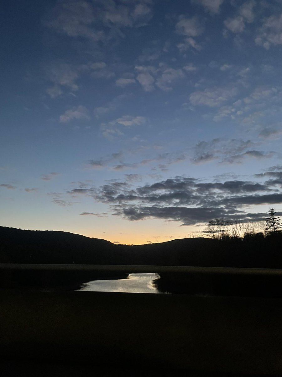 FrumpyWord04731's tweet image. 