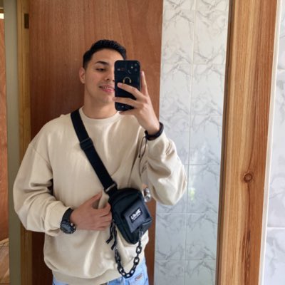 JReniol's tweet photo. #NuevaFotoDePerfil https://t.co/HNIFENK7oZ