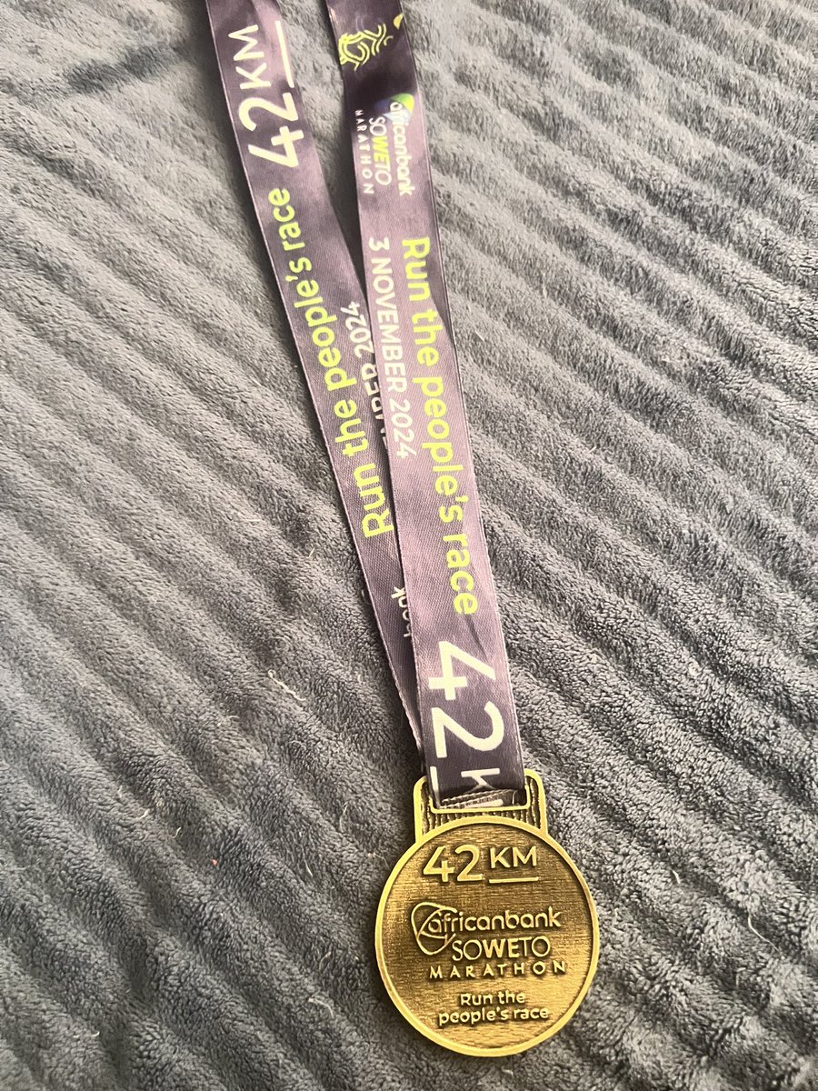 fhum_rats's tweet photo. Despite that I was better prepared, the African Bank Soweto Marathon remains a tough race, particularly in the second half. I saw some people needing medical help. The heat made it worse. It’s done. ✅
#ABSM24 #JRAC #JustRunningAC
#OwnRaceOwnPace
#MedalMonday
@justrunningac https://t.co/hqXakugilr