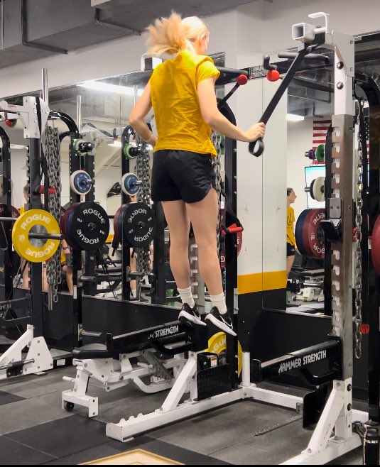 6 Exercises To Improve Your Vertical In-Season

We have improved our verticals in-season 1.7 inches with our volleyball program over the last 9 weeks using these tools

Use these 6 exercises to help improve your bounce during your competitive season

🧵🧵🧵