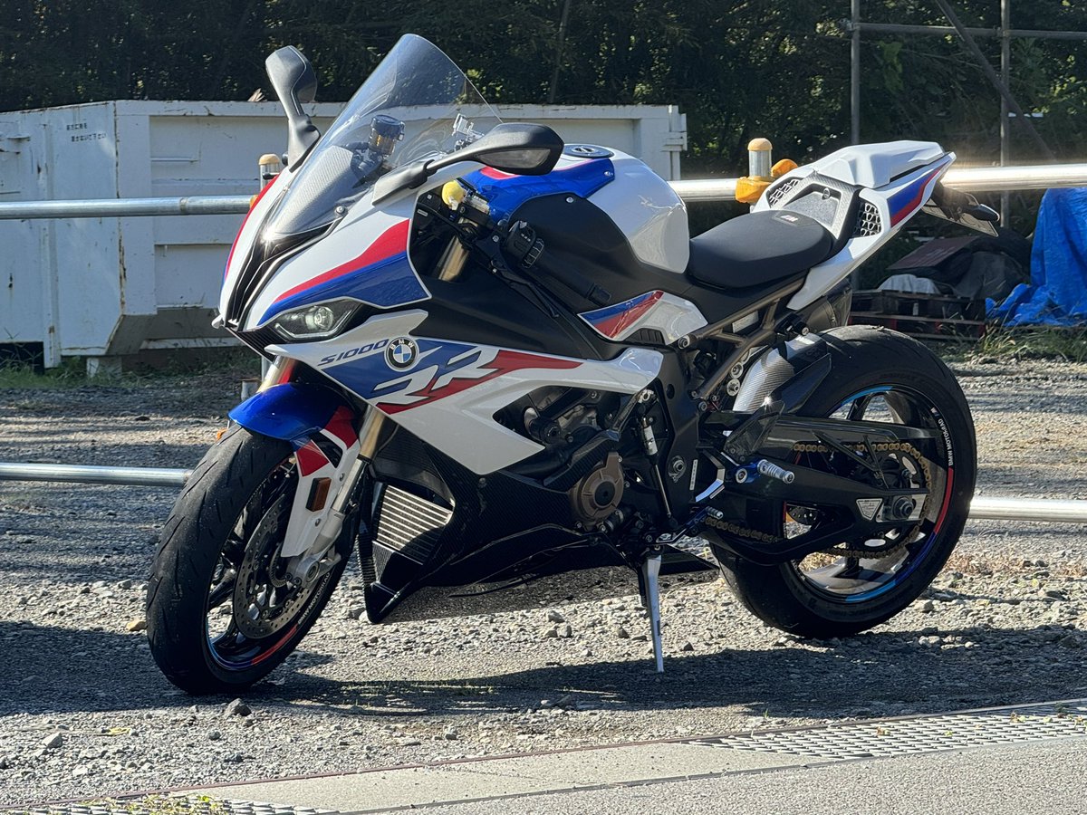tkrjzx100m2's tweet photo. 完成
#s1000rr
#ILMBERGER https://t.co/QY2RacZpiu