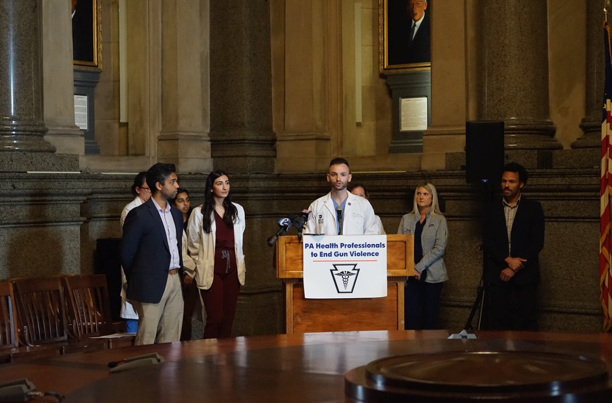 Medical students <a href="/avamilani1/">Ava Milani</a> &amp; <a href="/bbiebelberg/">Brett Biebelberg, MD</a> helped launch <a href="/CeaseFirePA/">CeaseFirePA</a>'s new PA Health Professional Coalition to End Gun Violence at a City Hall press conference. fox29.com/video/1528750