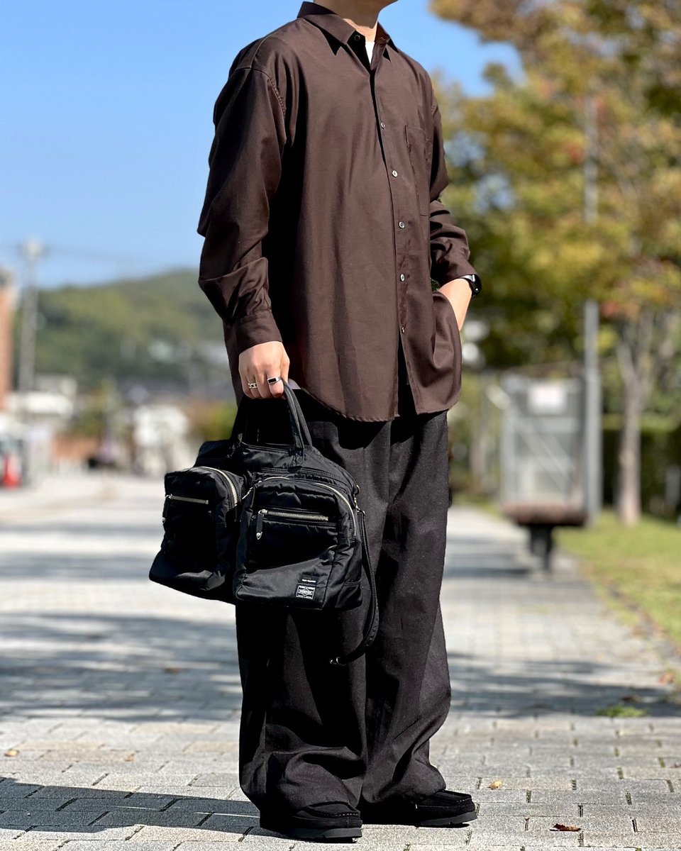 makinosuke29's tweet photo. #今日の服
久々にシャツコーデ👔🟫
shirt : #amne
bottoms : #remer
shoes : #daiwapier39 #clarks https://t.co/FLHFMlUUSy