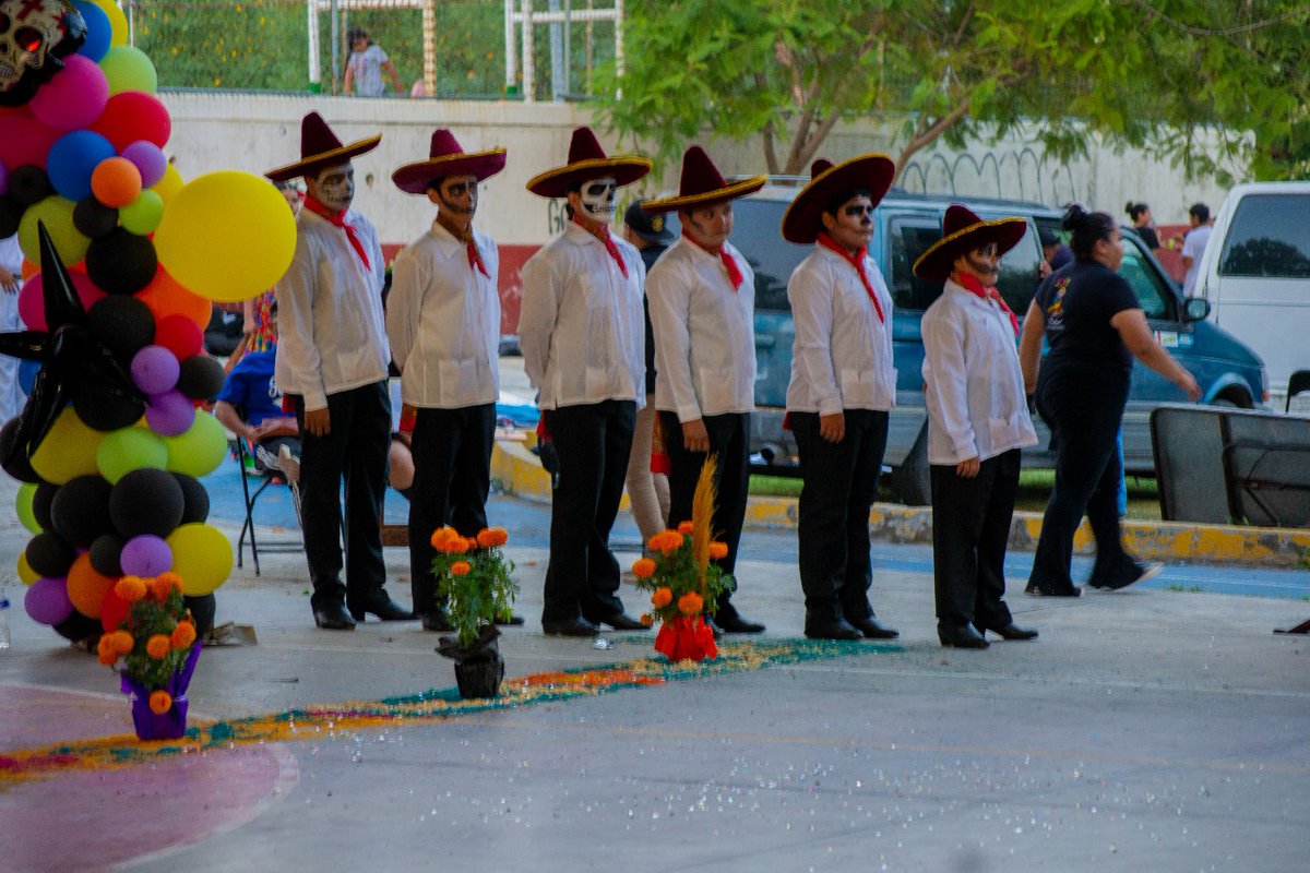 XFolklorico's tweet photo. Agradecemos al Grupo de danza yolotzin alpuyeca por la invitación en su primer aniversario. Felicidades!! 🎊 Éxito para todos!!! 🦌💙 https://t.co/b002aqkbAK