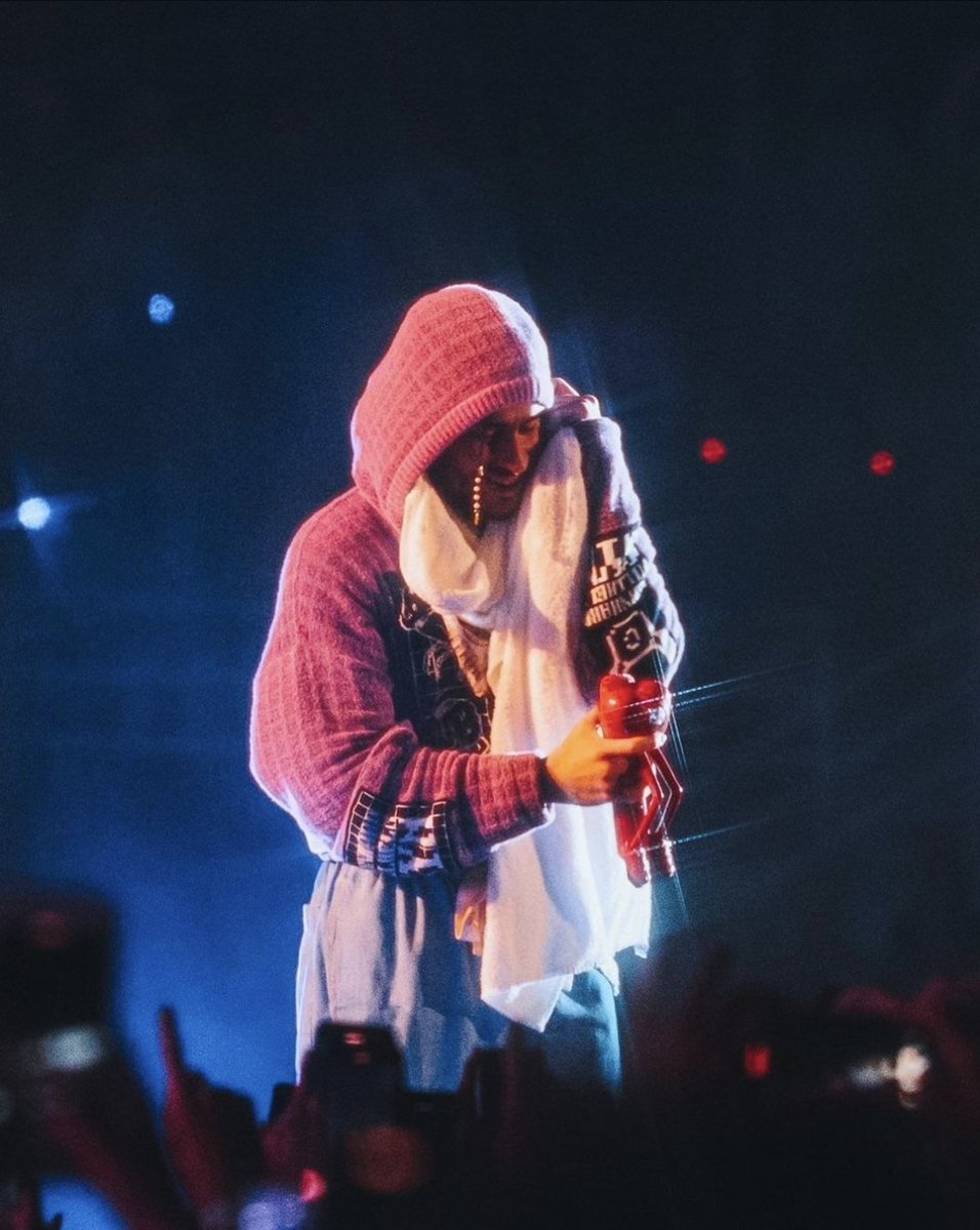 badbunnyarg__'s tweet photo. Un 4 de noviembre del 2022 Bad Bunny volvía a tocar en Argentina con el "World's Hottest Tour". ❤️ https://t.co/yFfiH45wZn