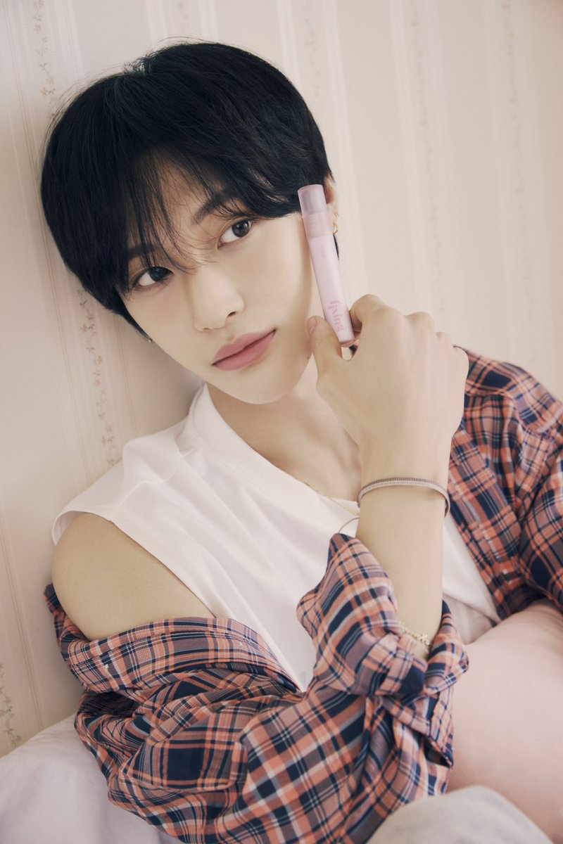 etudeplay's tweet photo. 💌𝑫𝒆𝒂𝒓 𝑴𝒚 𝑩𝒆𝒔𝒕𝒊𝒆, 𝙒𝙊𝙉𝘽𝙄𝙉🧡

이번 픽싱 틴트 뉴 컬러들은
두 컬러씩 쓰면 찰떡궁합🤩

💗웜톤 꿀조합: 허그 베이지 + 버블 오렌지
💗쿨톤 꿀조합: 베스티 핑크 + 리얼핑크

웜조합 vs 쿨조합,
뛰드 걸들의 선택은?!

‿୨˚̣̣̣͙୧‿୨˚̣̣̣͙୧‿୨˚̣̣̣͙୧‿

📩원빈’s PICK
픽싱 틴트 #베스티핑크

‿୨˚̣̣̣͙୧‿୨˚̣̣̣͙୧‿୨˚̣̣̣͙୧‿