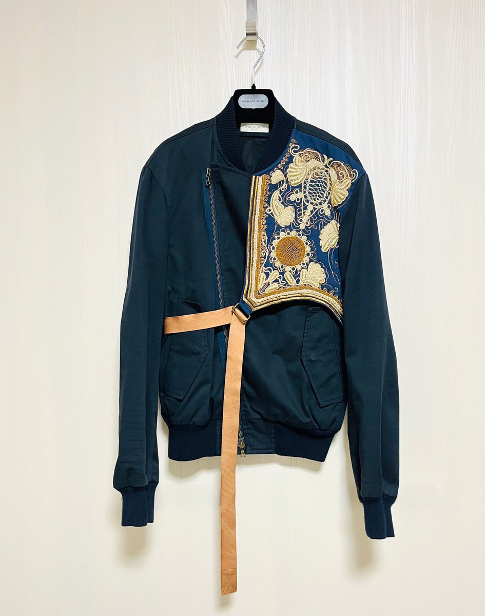 たとえフェイクが出回っても、 この刺繍だけはコピーできない