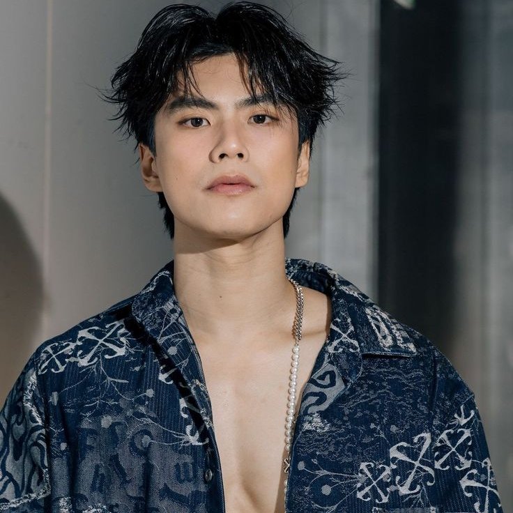 ahnwh's tweet photo. Ohm is undoubtedly one of the sexiest artists in the world.
#ohmpawat https://t.co/N5kT7ENotL