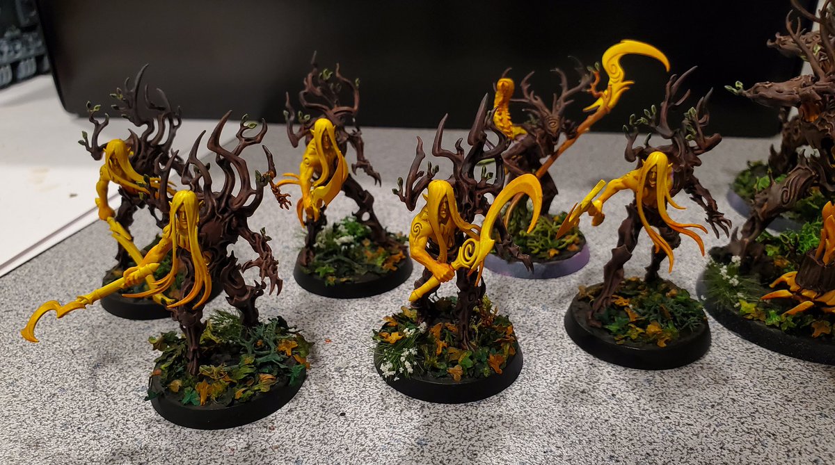 MontyGlu's tweet photo. Finished these beautiful sylvaneth models from the Vanguard box gifted to me by the ever generous Infinite Kitty via my throne!!

Shall they be known as the Infinite Forest? 🤔

(I've had these primed for a WHILE nice to finally finish them!) https://t.co/OeIODwE5oS