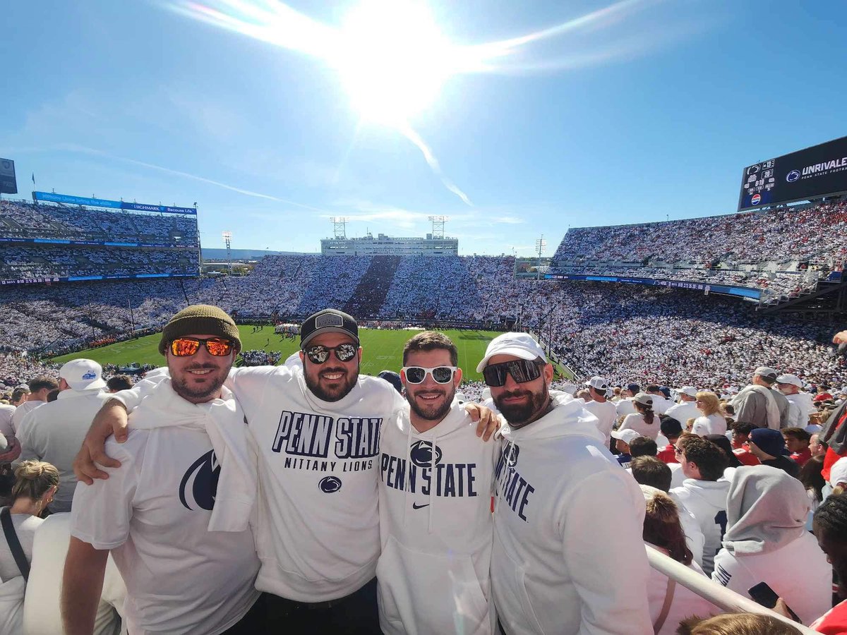 Hell of a week ! 
Beaver Stadium full house : 111k. 🏈 

#PennState #psu #beaverstadium #full house #nittanylions #weare