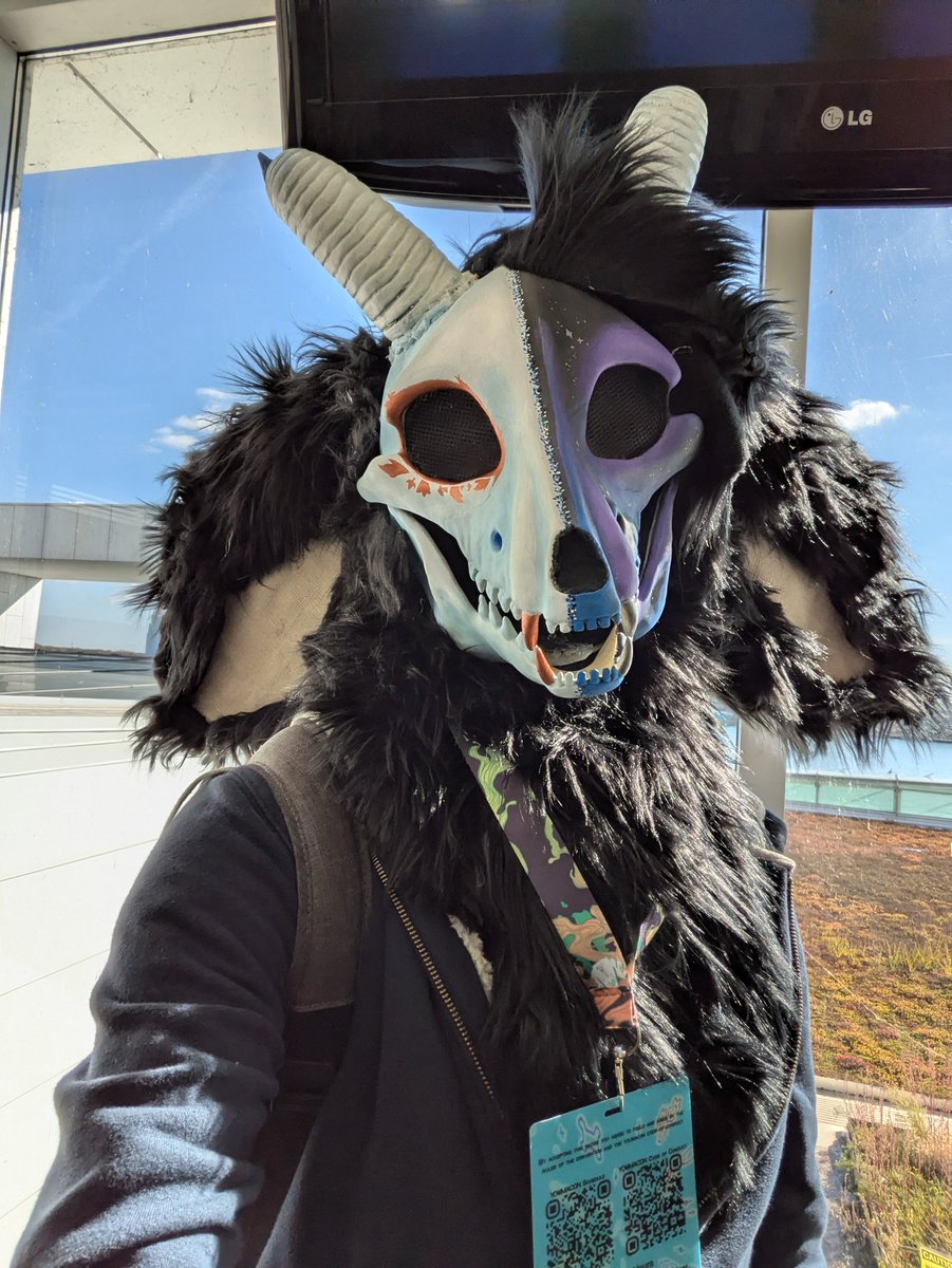 Solestial_'s tweet photo. Whoops, haven't posted here in a while (my bad lol) but just back to say Youmacon 2024 was a really good time!

Welp see you all again when I finish up Sol 3.0 and re-debut! https://t.co/ZK4mvKg9eW